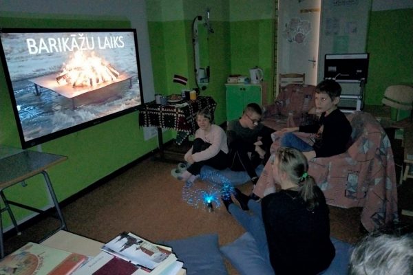 galerija_2023_barikades2_3