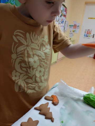 Piparkūkas uz galda.